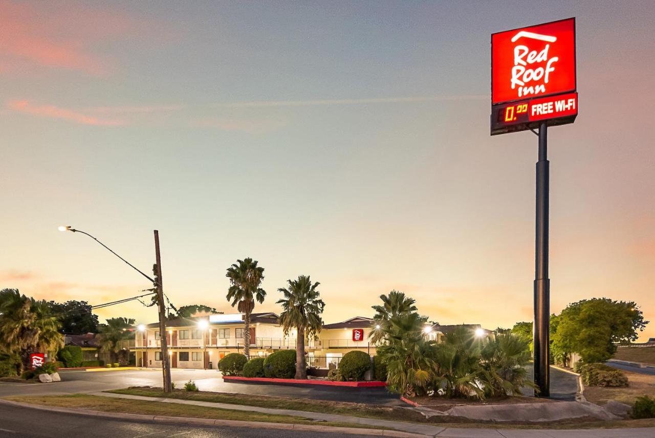Red Roof Inn San Antonio E - Frost Bank Center Exterior foto